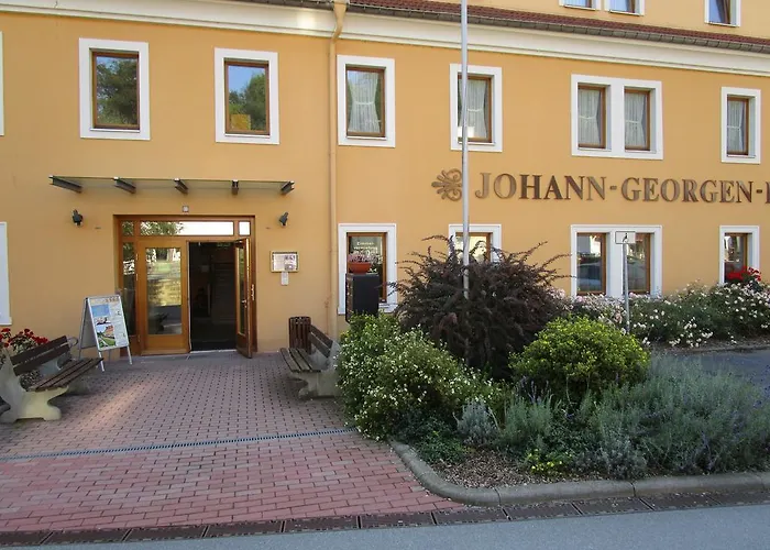 Kurhaus Berggiesshubel بيت ضيافة